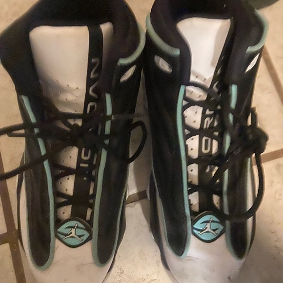 Jordan’s lightly used - Picture 2 of 4